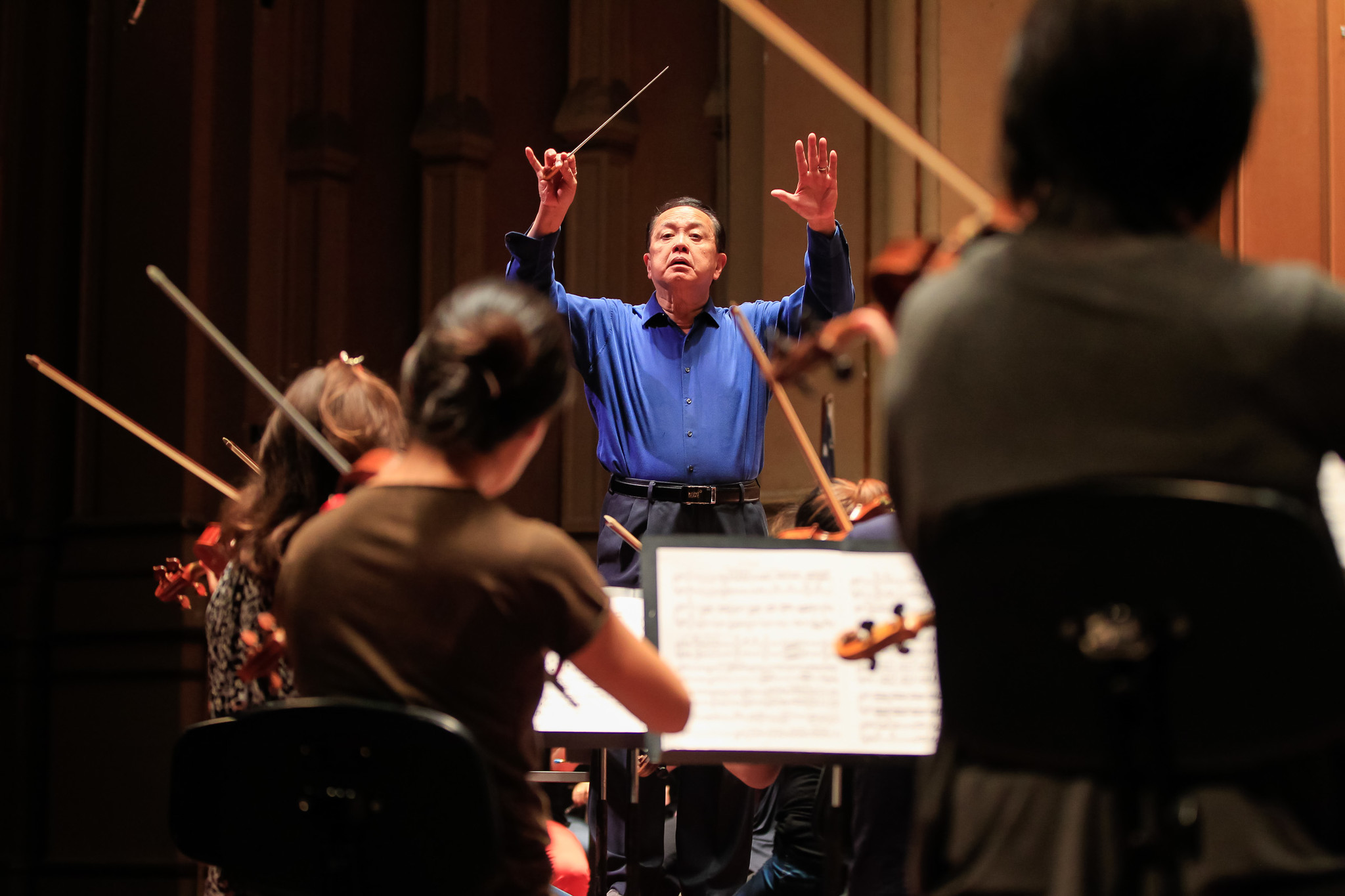 Jahja Ling conducting the San Diego Symphony Orchestra